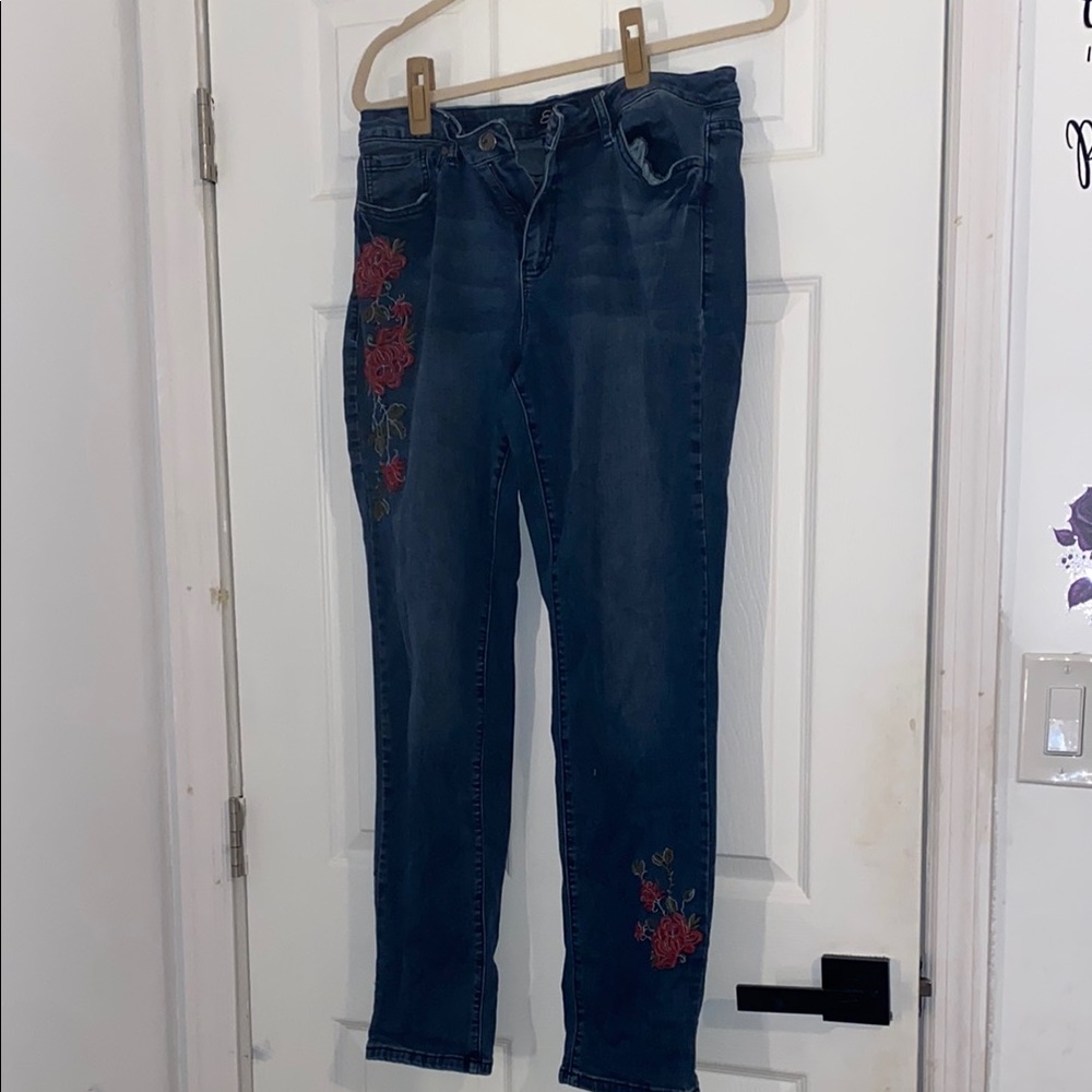 Earl Embroidered Blue Jeans for Women